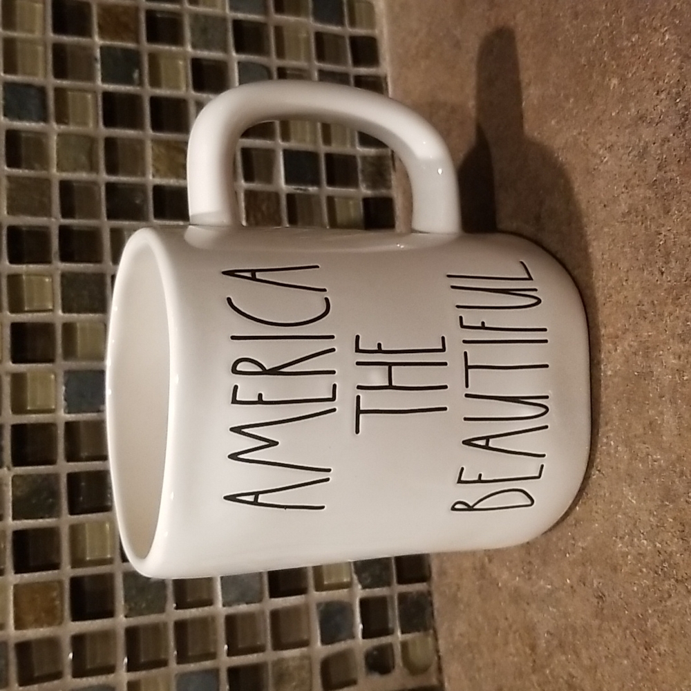 🇺🇲Rae Dunn AMERICA THE BEAUTIFUL mug